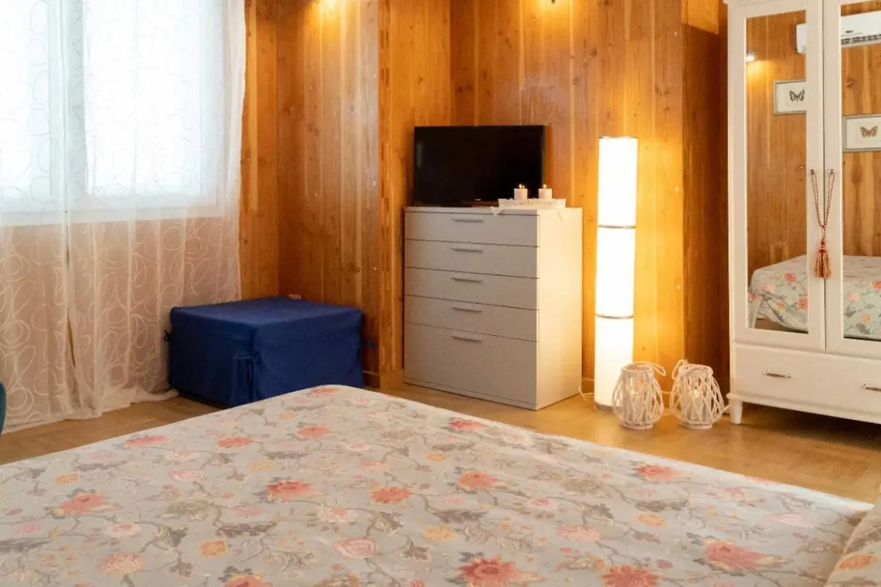 Holiday home Luxury Guest House Elisa Lammari Italy